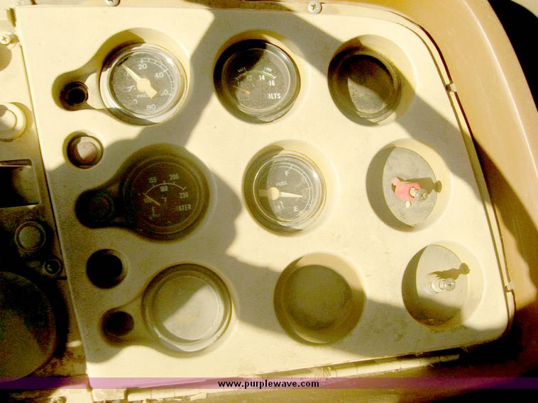 image for item 6548 1983 Ford L9000 semi truck with wet kit