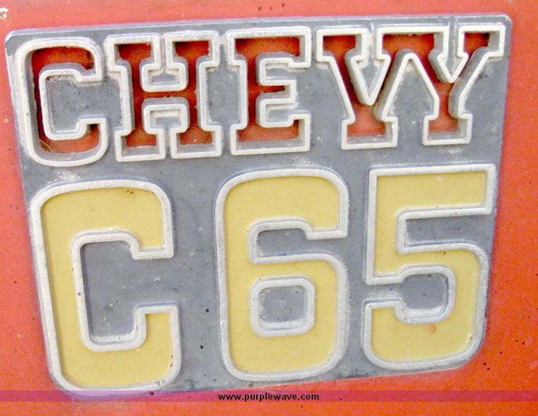 image for item 6551 1974 Chevrolet C65 tandem axle grain truck with 22' bed and hoist