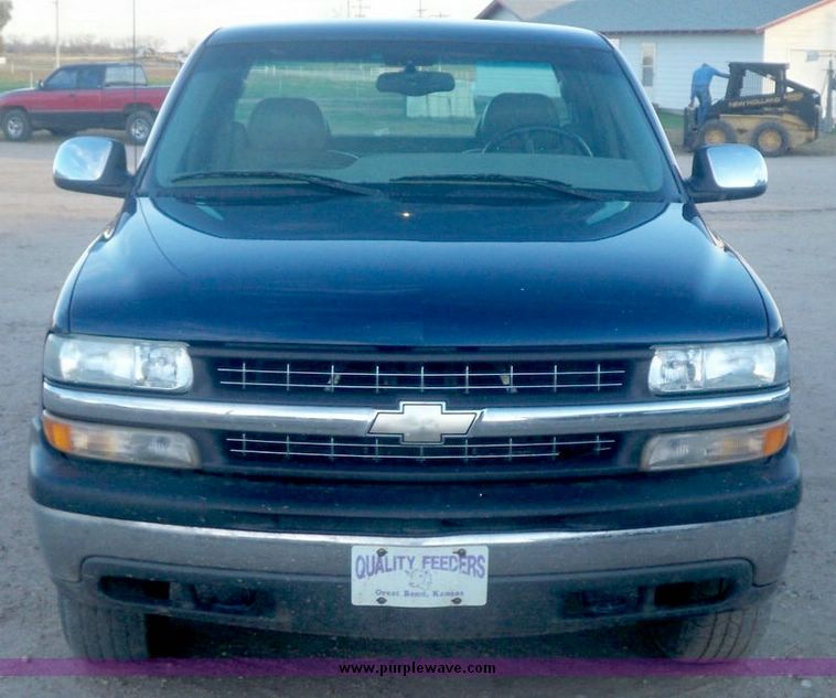 image for item 6576 2000 Chevrolet K1500 Silverado Z71 extended cab pickup