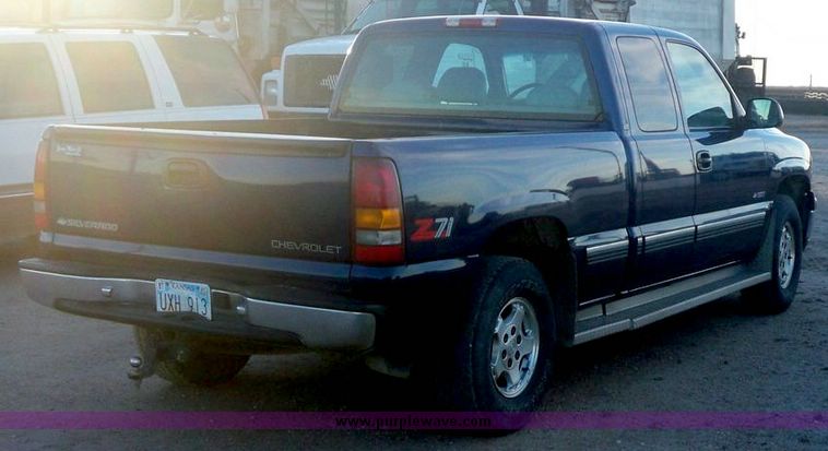 image for item 6576 2000 Chevrolet K1500 Silverado Z71 extended cab pickup