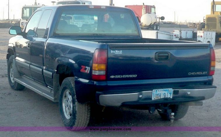 image for item 6576 2000 Chevrolet K1500 Silverado Z71 extended cab pickup