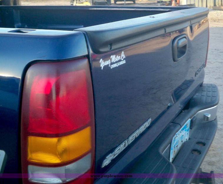 image for item 6576 2000 Chevrolet K1500 Silverado Z71 extended cab pickup