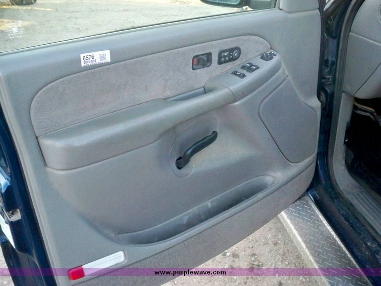 image for item 6576 2000 Chevrolet K1500 Silverado Z71 extended cab pickup