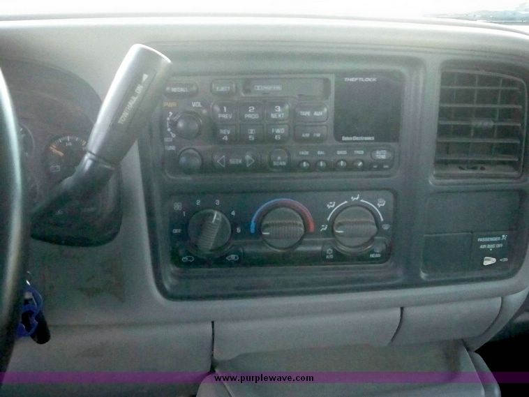 image for item 6576 2000 Chevrolet K1500 Silverado Z71 extended cab pickup