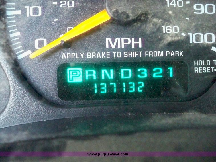 image for item 6576 2000 Chevrolet K1500 Silverado Z71 extended cab pickup