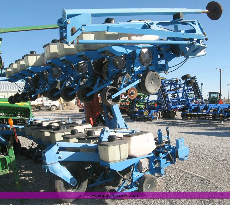 image for item 6612 Monosem 16 row stack fold vacuum planter