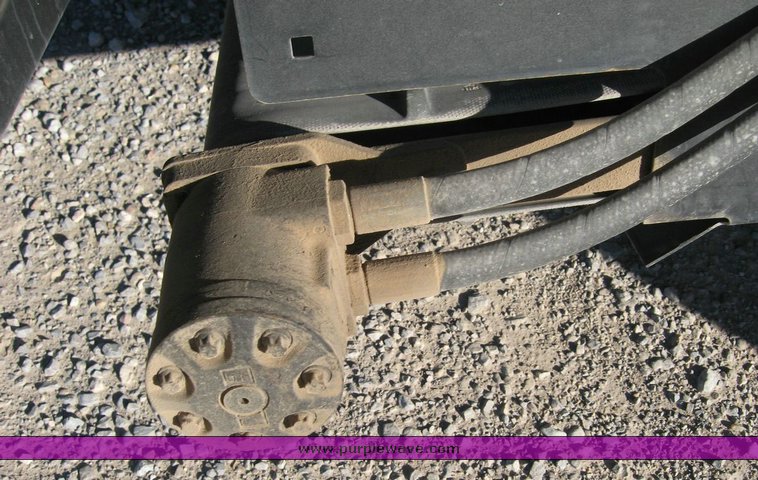 image for item 6613 2005 Mac Don 963 draper head