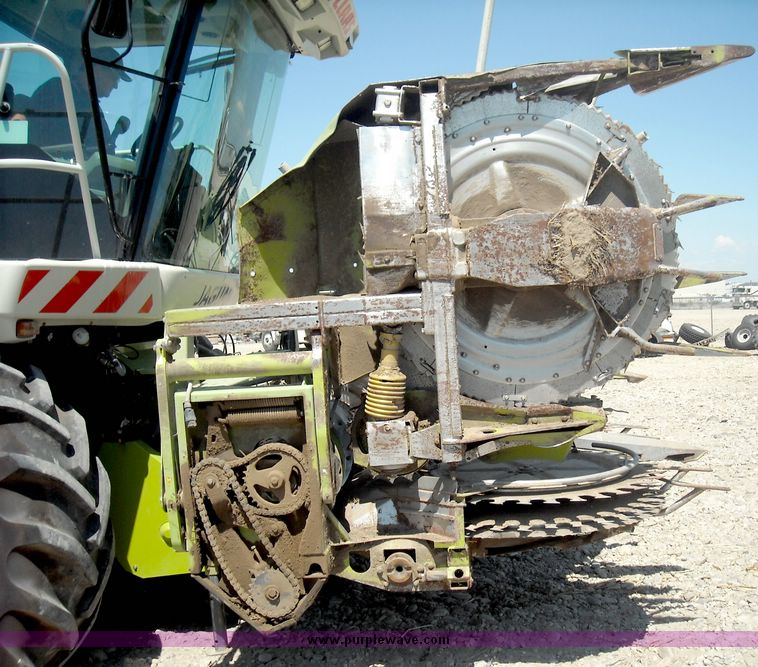 image for item 8000 Claas RU 600 row independent corn forage head