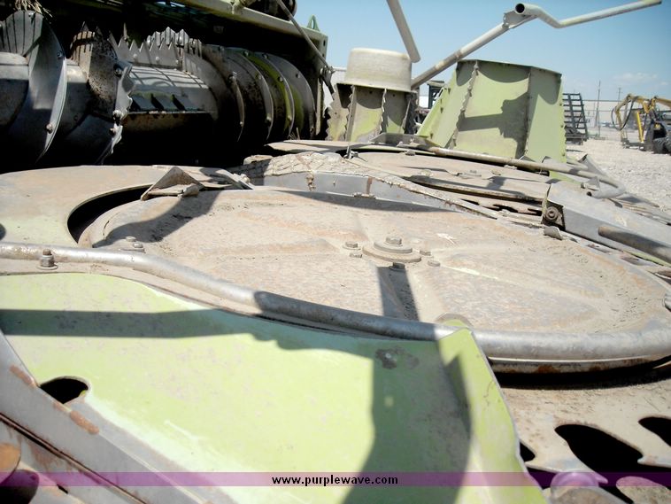 image for item 8000 Claas RU 600 row independent corn forage head