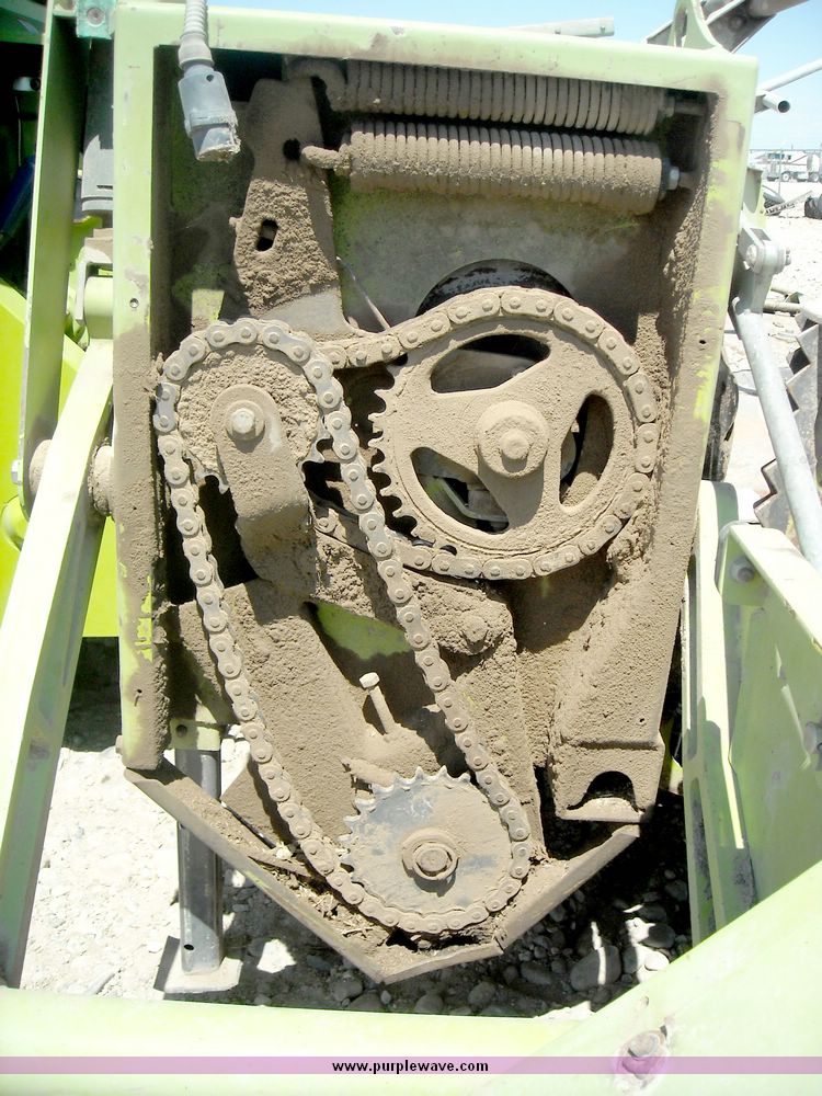 image for item 8000 Claas RU 600 row independent corn forage head