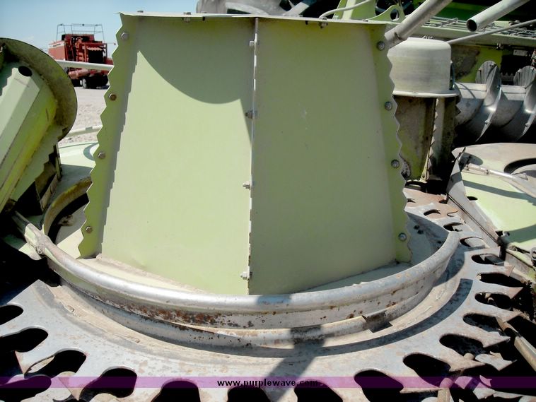 image for item 8000 Claas RU 600 row independent corn forage head