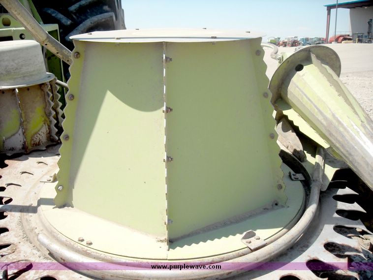 image for item 8000 Claas RU 600 row independent corn forage head