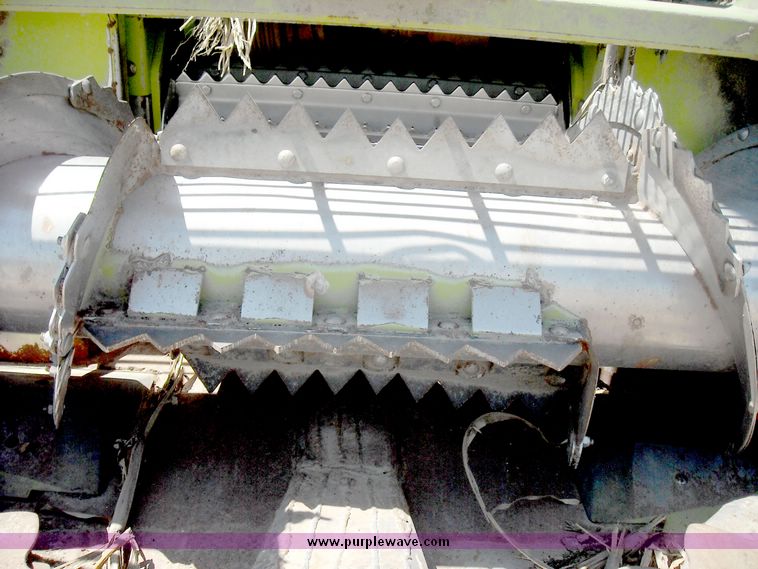 image for item 8000 Claas RU 600 row independent corn forage head