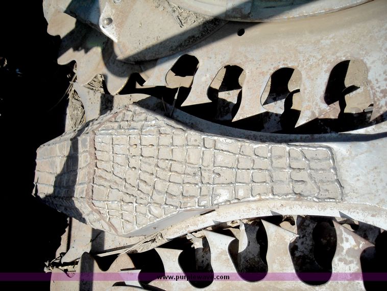 image for item 8000 Claas RU 600 row independent corn forage head