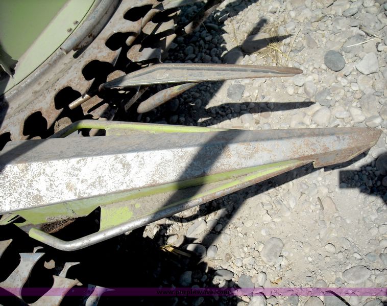 image for item 8000 Claas RU 600 row independent corn forage head