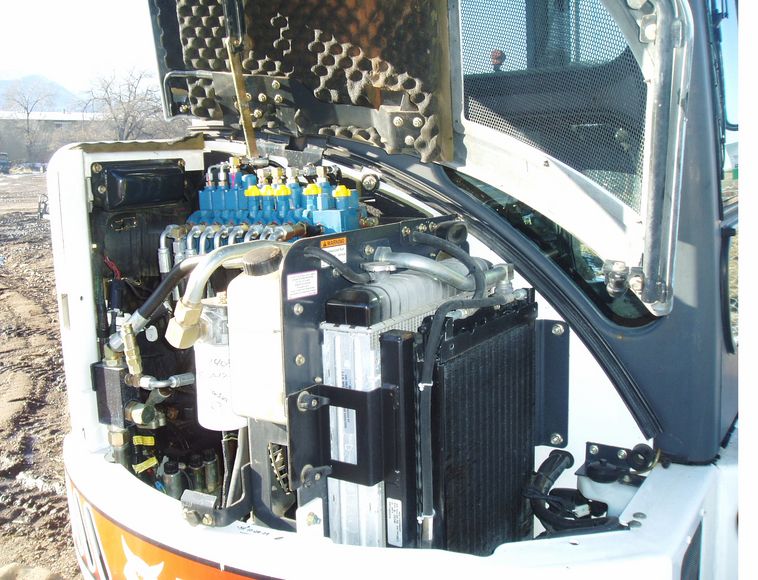 image for item 3605 2005 Bobcat 435ZHS compact excavator