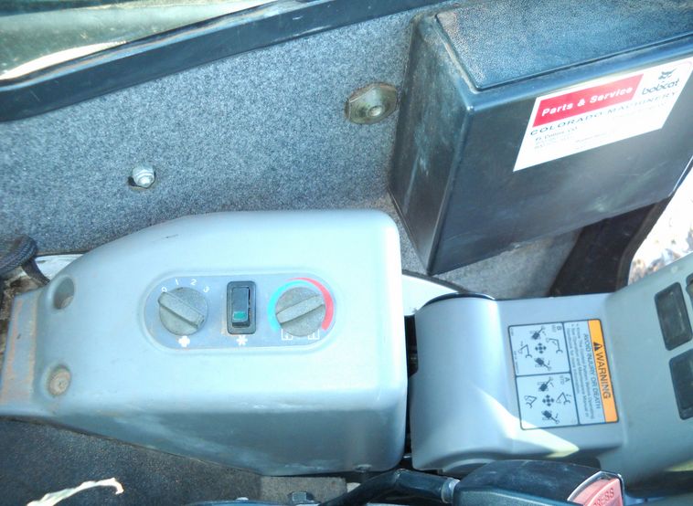 image for item 3605 2005 Bobcat 435ZHS compact excavator