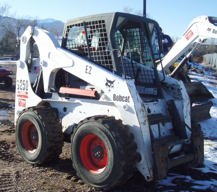 image for item 3606 2003 Bobcat S250 skid steer