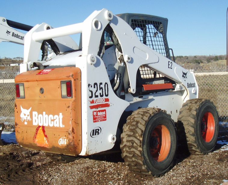 image for item 3606 2003 Bobcat S250 skid steer