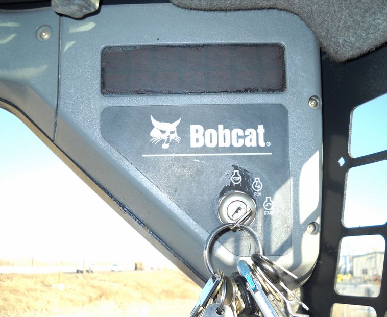 image for item 3606 2003 Bobcat S250 skid steer