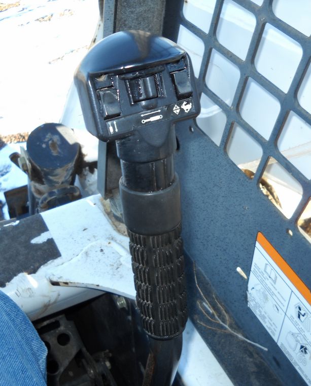 image for item 3606 2003 Bobcat S250 skid steer