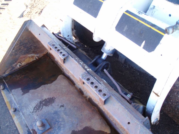 image for item 3607 1995 Bobcat 753 skid steer