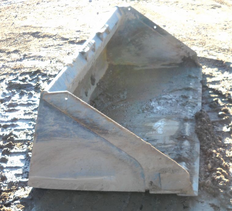 image for item 3611 Bobcat 80" smooth edge GP skid steer bucket