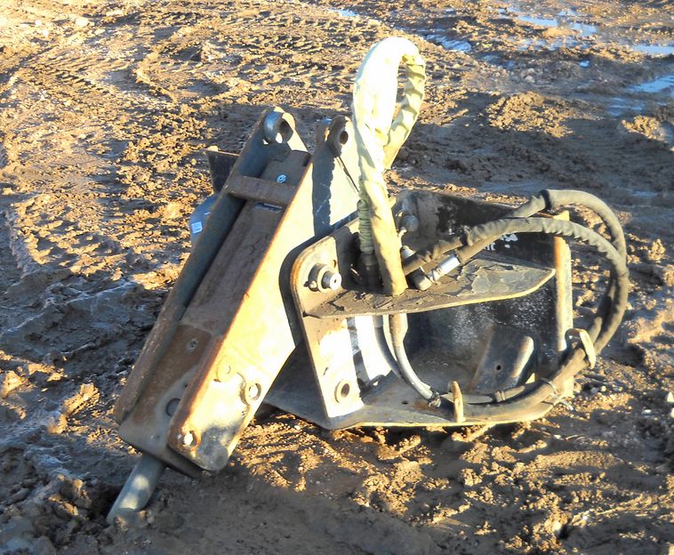 image for item 3616 Bobcat hydraulic breaker skid steer attachment