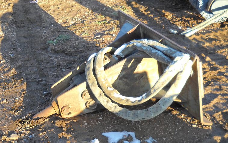 image for item 3617 Melroe hydraulic breaker skid steer attachment