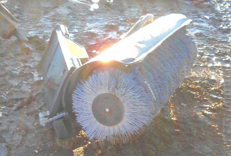 image for item 3619 Melroe/Ingersoll Rand hydraulic angle broom skid steer attachment