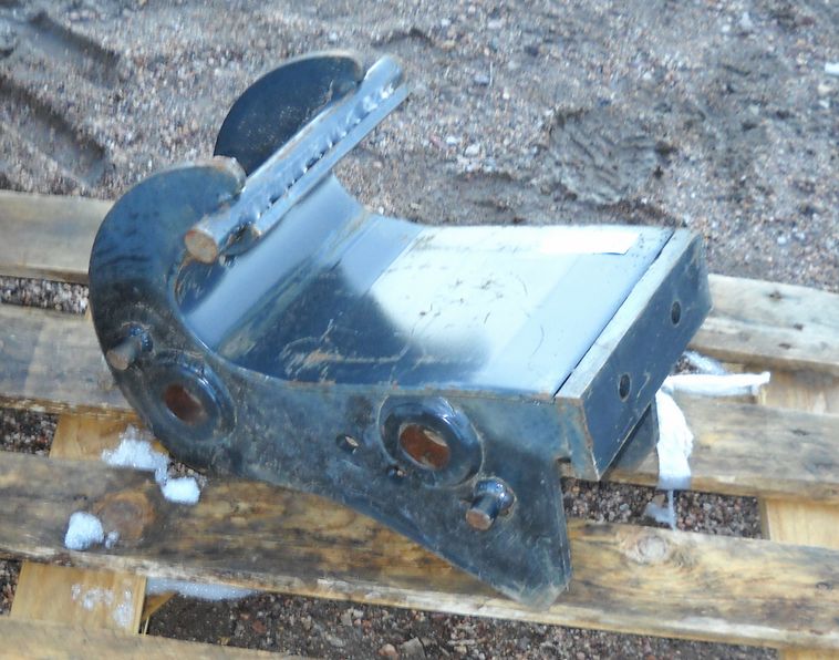 image for item 3628 Quick Attach compact excavator bucket coupler