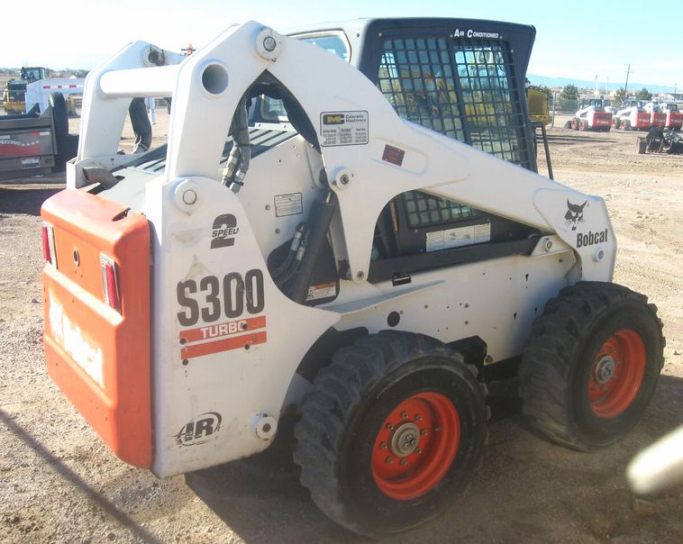 image for item 3715 2003 Bobcat S300 skid steer