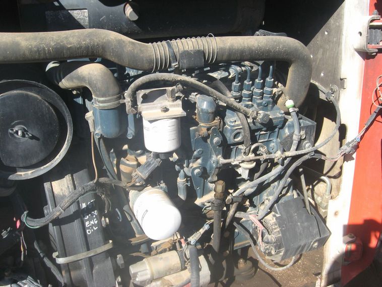 image for item 3715 2003 Bobcat S300 skid steer