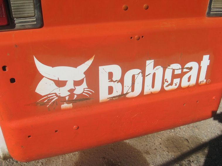 image for item 3715 2003 Bobcat S300 skid steer