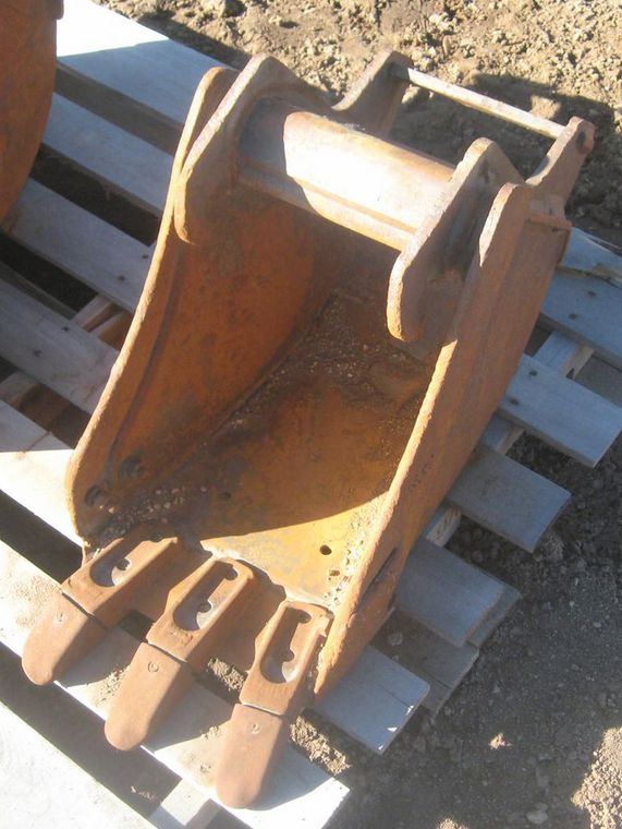 image for item 3718 13'W/1.32 cu.ft. excavator bucket
