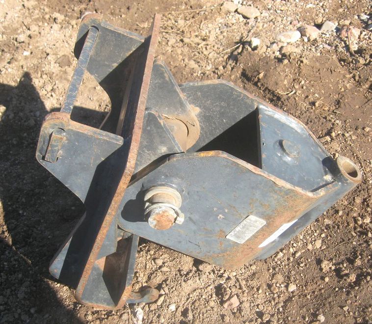 image for item 3721 Excavator auger mounting bucket
