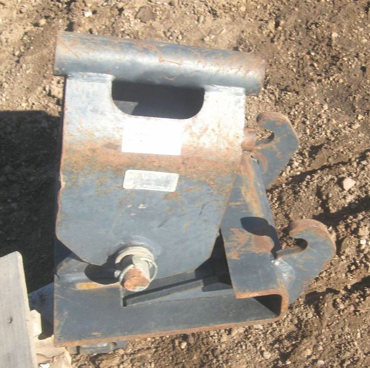 image for item 3721 Excavator auger mounting bucket