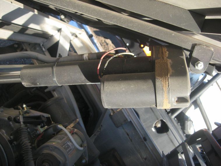 image for item 3724 2006 Club Car XRT-900 4 x 2 utility vehicle