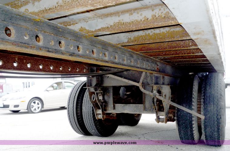 image for item 2109 1982 Fruehauf 45' dry van trailer