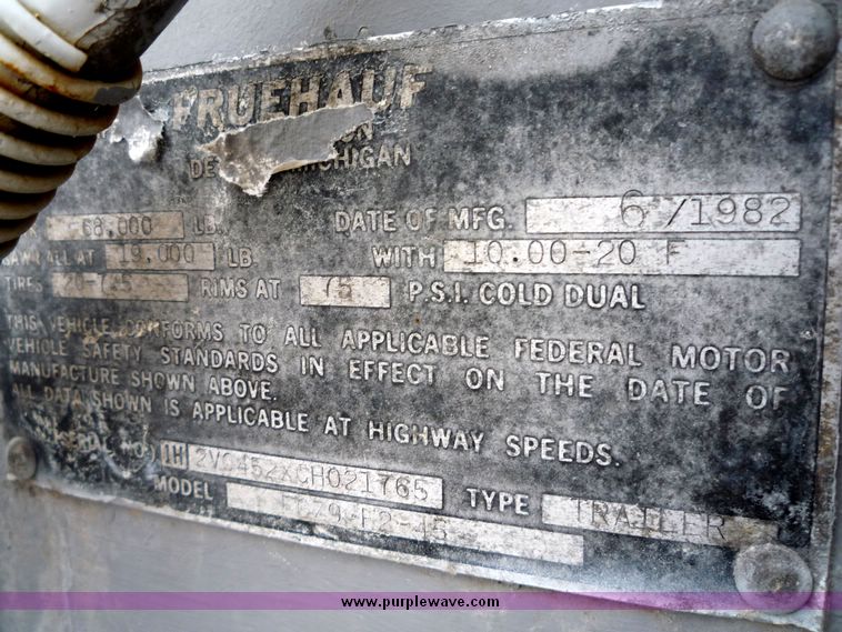 image for item 2109 1982 Fruehauf 45' dry van trailer