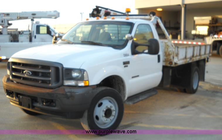 image for item 3002 2002 Ford F550 super duty one-ton pickup truck with crane