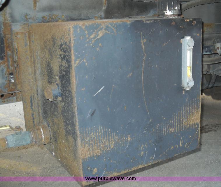 image for item 3002 2002 Ford F550 super duty one-ton pickup truck with crane