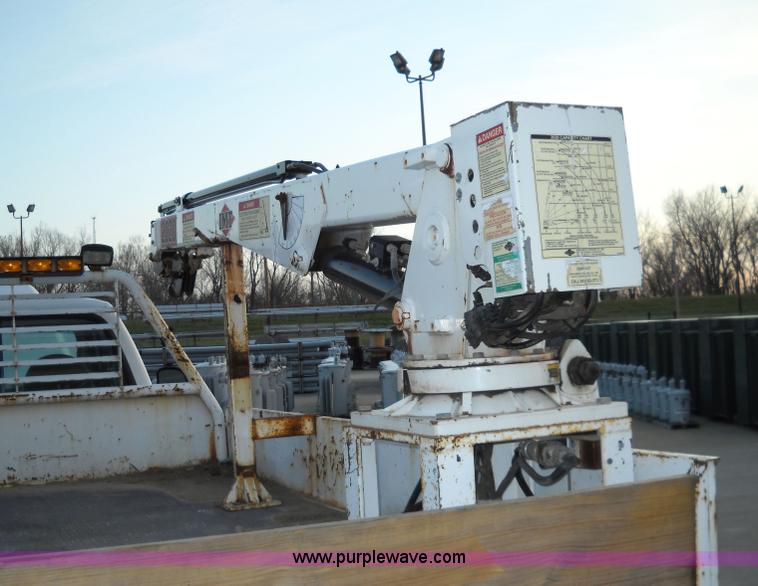 image for item 3002 2002 Ford F550 super duty one-ton pickup truck with crane