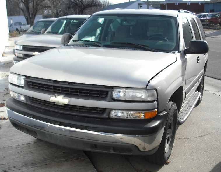 image for item 3003 2004 Chevrolet Tahoe