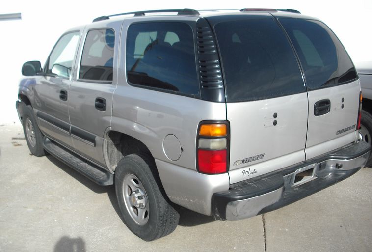 image for item 3003 2004 Chevrolet Tahoe