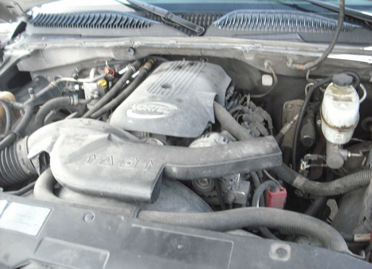 image for item 3003 2004 Chevrolet Tahoe