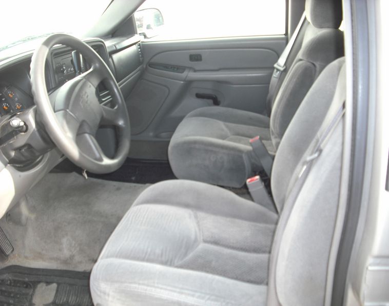 image for item 3003 2004 Chevrolet Tahoe