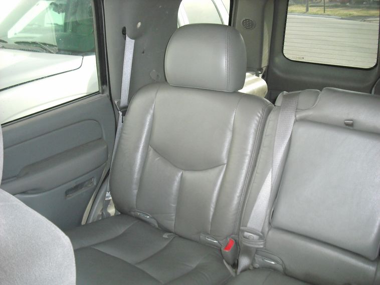 image for item 3003 2004 Chevrolet Tahoe
