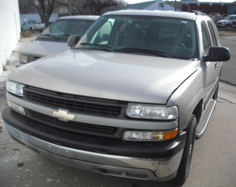 image for item 3004 2004 Chevrolet Tahoe