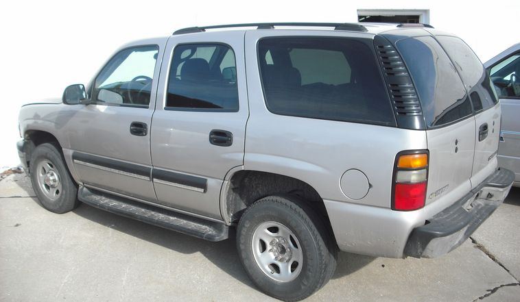 image for item 3004 2004 Chevrolet Tahoe